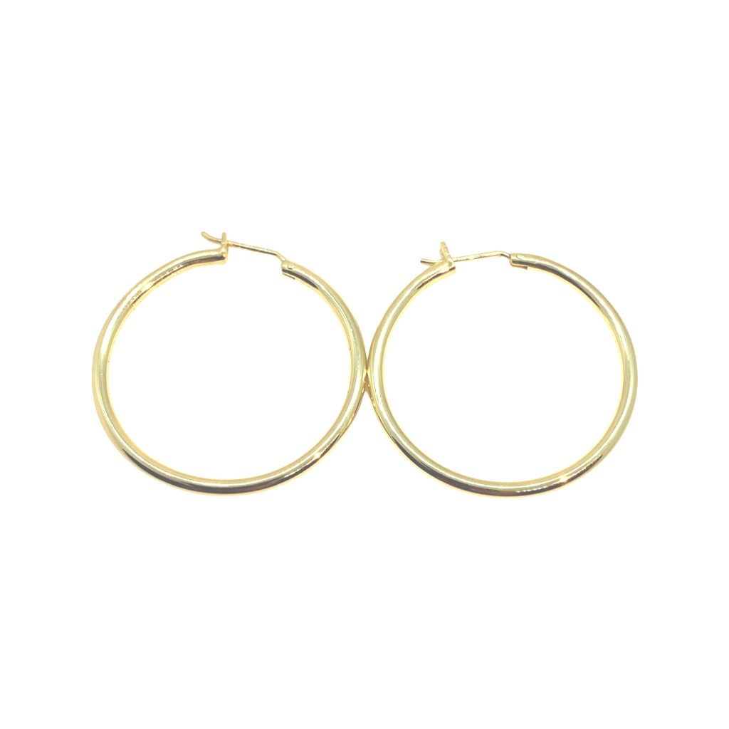Large hoop earrings in gold
