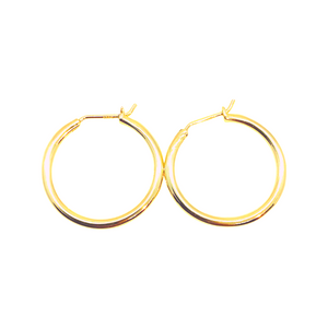 Medium hoop earrings in gold